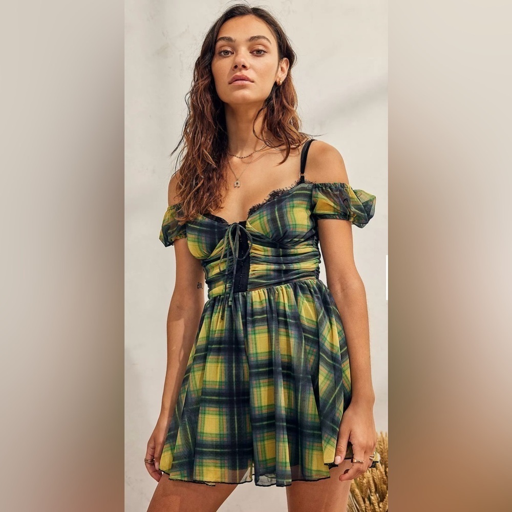 Urban Outfitters Tula Layered Mesh Playsuit Romper Size Small NWOT